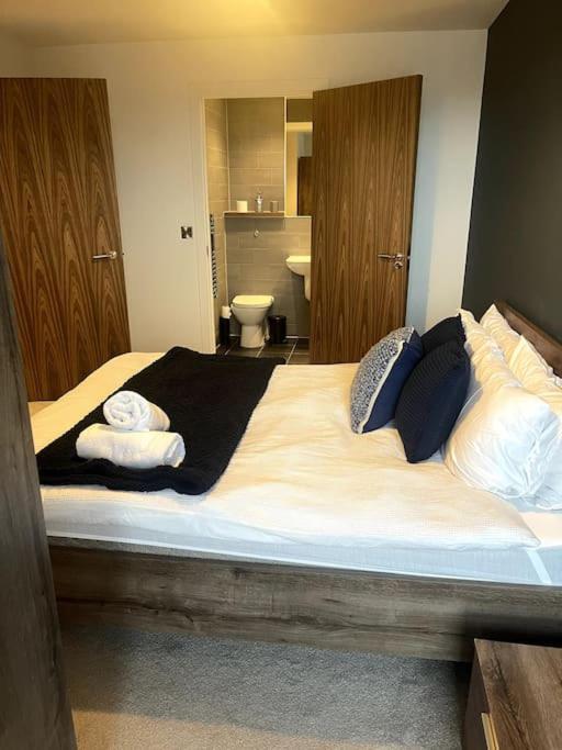 Lovely 2-Bedroom Condo With Balcony Manchester Ngoại thất bức ảnh